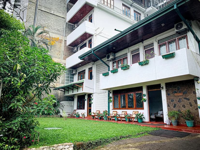 Sharon Inn