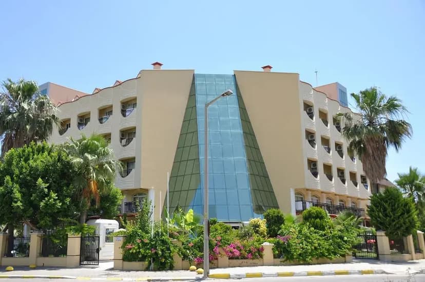 Larissa Inn