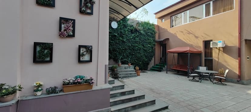 Отель Арег
