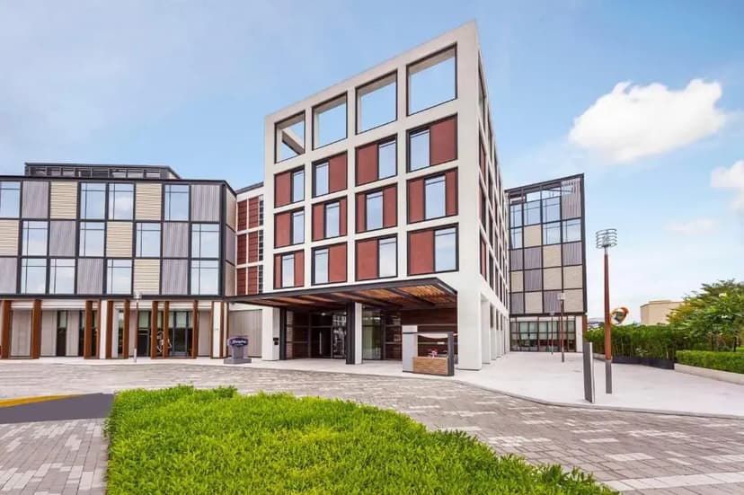 Hampton by Hilton Dubai Al Seef 