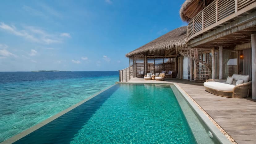 Six Senses Laamu — eco-luxury over-water pool villa среди нетронутой природы