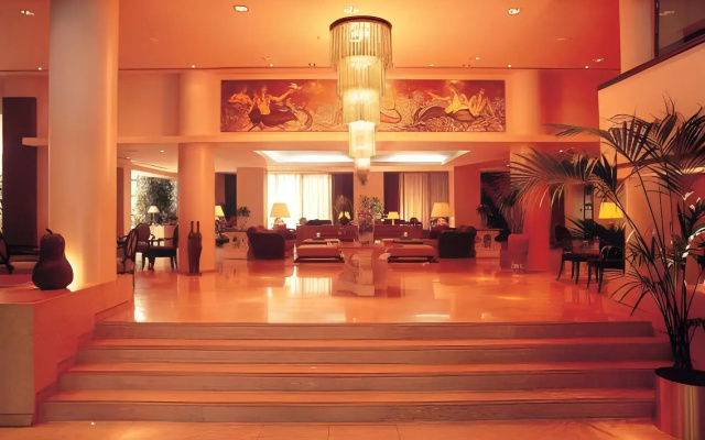 Adams Beach Hotel & Spa