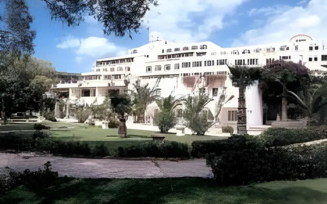 Azka Hotel