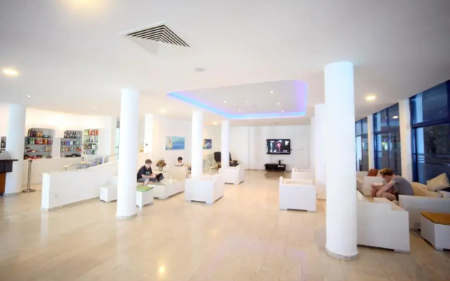 Anonymous Beach Hotel - Adults Only