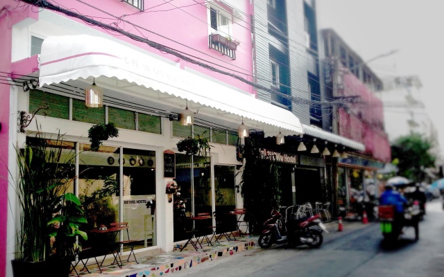 Ploy Hostel