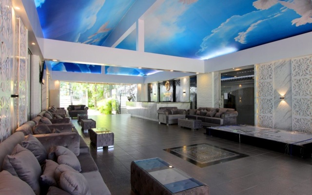 Курортный отель Pooh Beach Resort & Spa