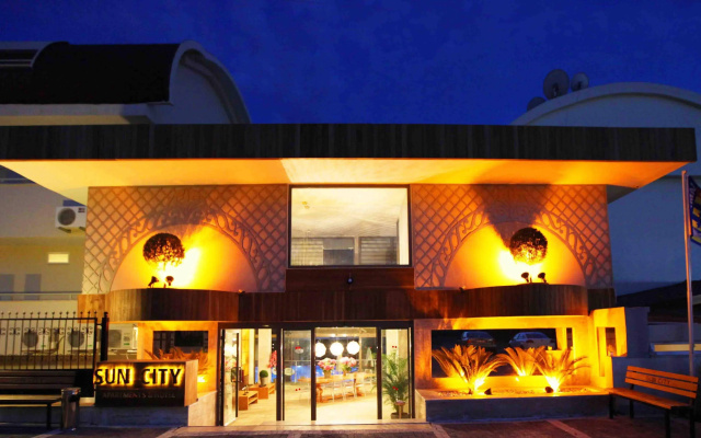 Sun City Apartments & Hotel