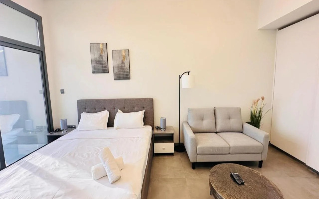 Upscale Apartment at Oval Tower Near Downtown with Balcony and Parking by Belvilla