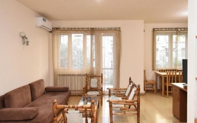Апартаменты RentInnYerevan Vardanants Street 4