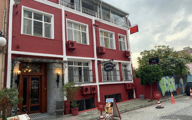 Antique Hostel