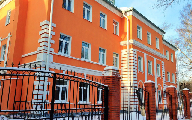 Отель Орандж Хаус ООО Орандж Хаус