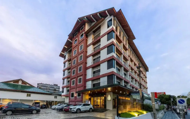 The President Hotel at Chokchai 4
